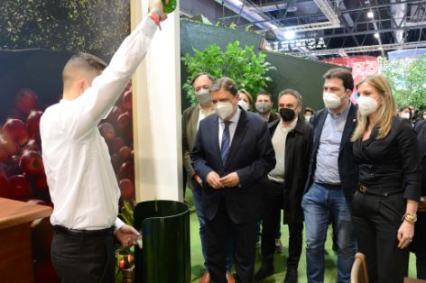 Durante su visita, hoy, a FITUR 2022  