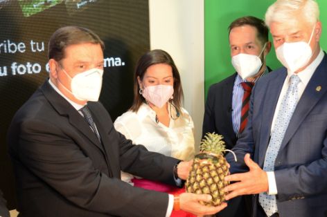 Durante su visita, hoy, a FITUR 2022  