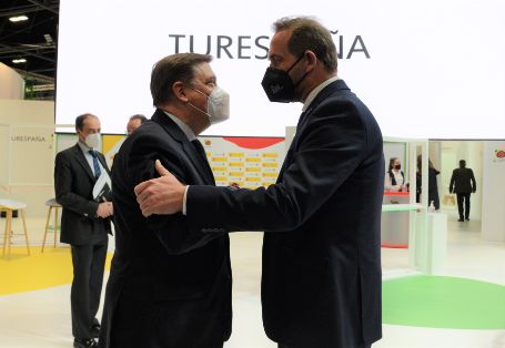 Durante su visita, hoy, a FITUR 2022  