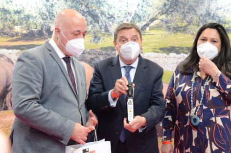 Durante su visita, hoy, a FITUR 2022  