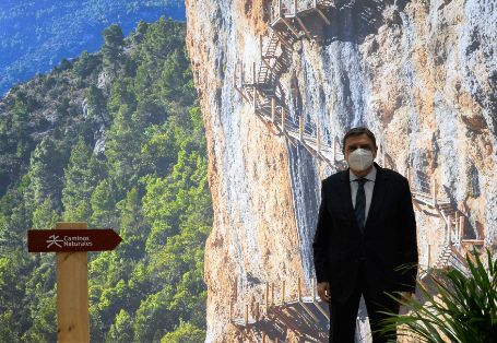 Durante su visita, hoy, a FITUR 2022  