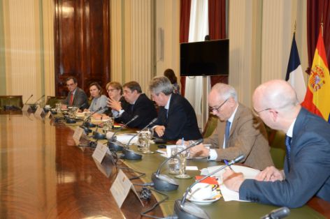 Hoy, en una reunión presidida por el ministro Luis Planas y el secretario de Estado del Mar de Francia, Hervé Berville