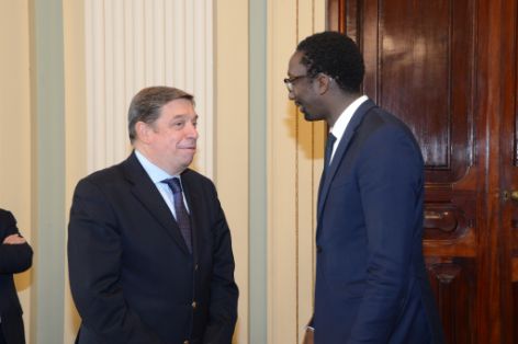 Hoy, en una reunión presidida por el ministro Luis Planas y el secretario de Estado del Mar de Francia, Hervé Berville