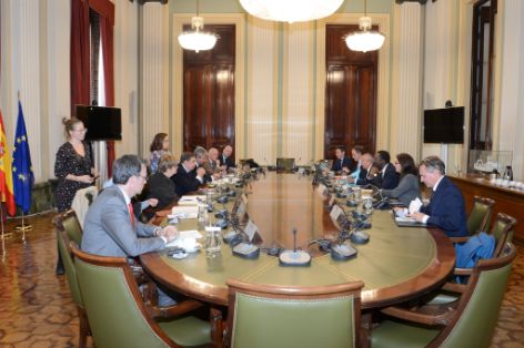 Hoy, en una reunión presidida por el ministro Luis Planas y el secretario de Estado del Mar de Francia, Hervé Berville