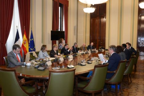 Hoy, en una reunión presidida por el ministro Luis Planas y el secretario de Estado del Mar de Francia, Hervé Berville