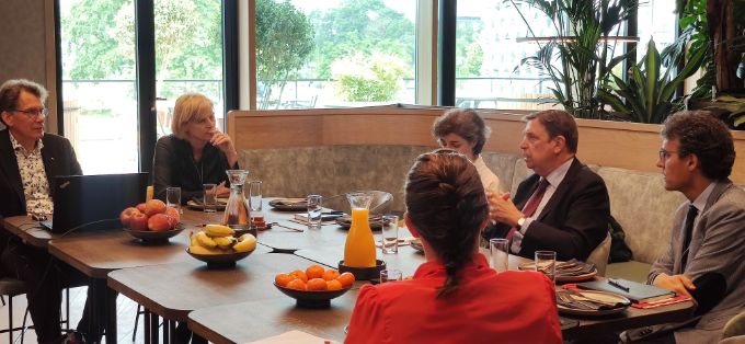 El ministro ha visitado hoy la Universidad de Wageningen (Países Bajos)  