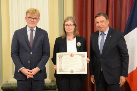 EN LA PRIMERA REUNIÓN BILATERAL CON EL MINISTRO MARC FESNEAU