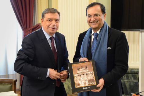 HOY, EN LA SEDE DEL MINISTERIO