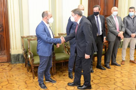El ministro se ha reunido con el sector pesquero y acuícola 