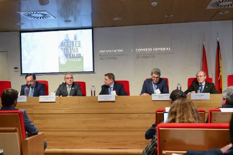 En la presentación del libro “Aceite de oliva y salud. Beneficios de los aceites de oliva vírgenes”