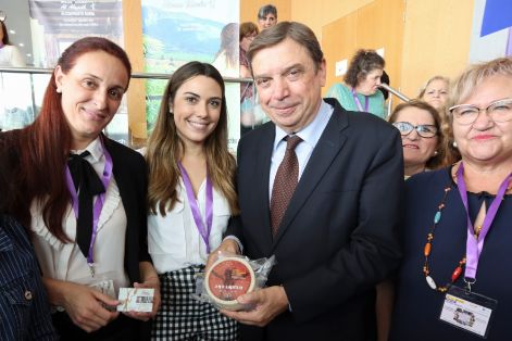 EN LA JORNADA DE FADEMUR, HOY EN ALMERÍA, PARA CONMEMORAR EL DÍA INTERNACIONAL DE LAS MUJERES RURALES