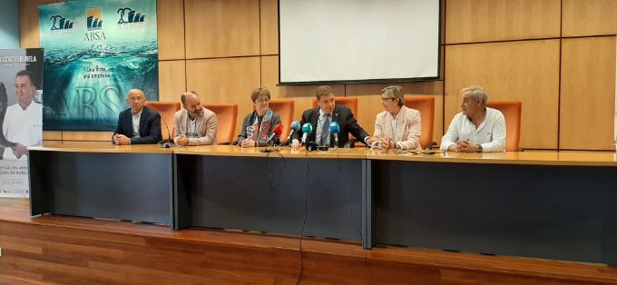 Hoy, en una reunión con representantes del sector, en Burela (Lugo)