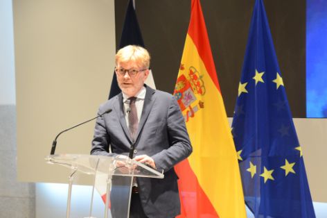 EN LA PRIMERA REUNIÓN BILATERAL CON EL MINISTRO MARC FESNEAU