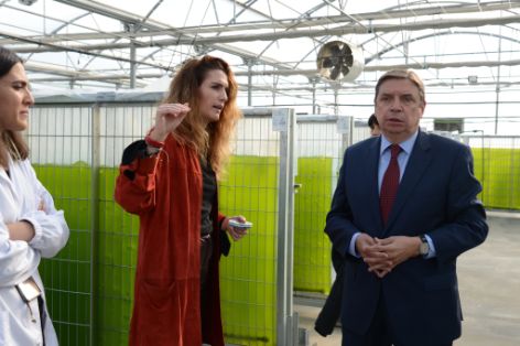 Hoy, en una visita a la planta tecnológica de experimentación de microalgas de  Algaenergy