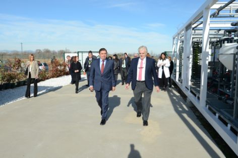 Hoy, en una visita a la planta tecnológica de experimentación de microalgas de  Algaenergy