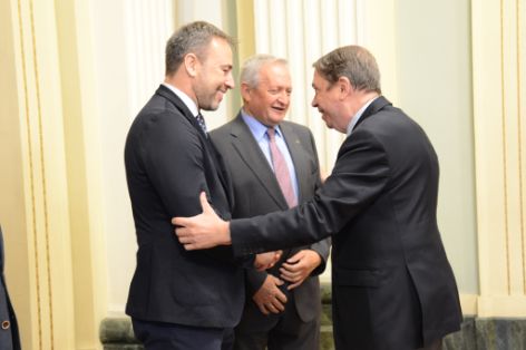 HOY, EN UNA REUNIÓN CON EL CONSEJO RECTOR DE COOPERATIVAS AGRO-ALIMENTARIAS DE ESPAÑA 