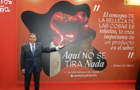 En el estand del Ministerio de Agricultura, Pesca y Alimentación en FITUR