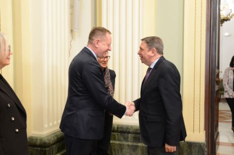 HOY, EN LA SEDE DEL MINISTERIO