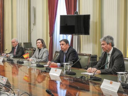 Ministro y delegación Ucrania-9