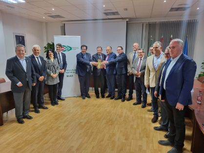 El ministro visita la principal zona productora de espárrago verde de España