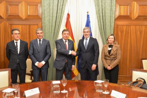 Reunión entre el ministro Planas y el presidente de Canarias 