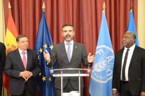 Hoy, en Madrid, junto a representantes de la FAO y del COI