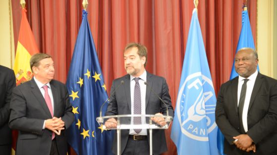 Hoy, en Madrid, junto a representantes de la FAO y del COI