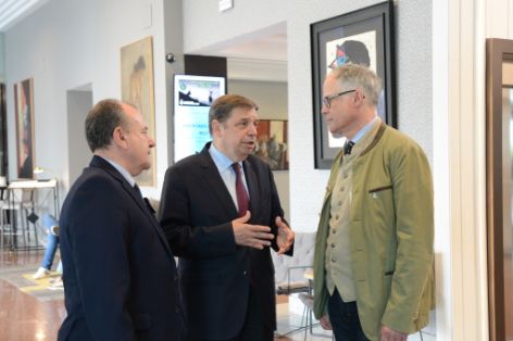 En la Conferencia Internacional “Prioridades y retos para los cazadores europeos”