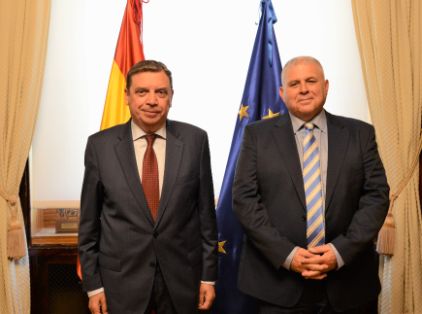 En una reunión mantenida hoy en la sede del ministerio 