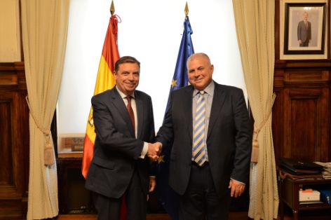 En una reunión mantenida hoy en la sede del ministerio 