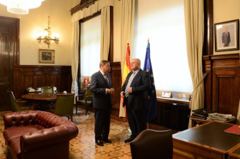 En una reunión mantenida hoy en la sede del ministerio 