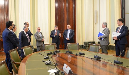 En una reunión mantenida hoy en la sede del ministerio 