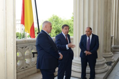 En una reunión mantenida hoy en la sede del ministerio 