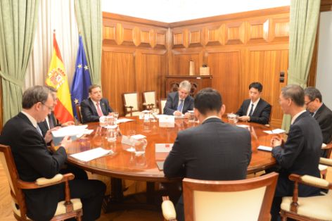 Hoy, en una reunión con el embajador chino en España, Yao Jing 
