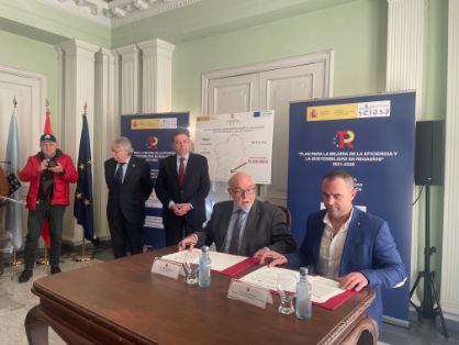 En Ourense, en el acto de firma de un convenio para modernizar regadíos