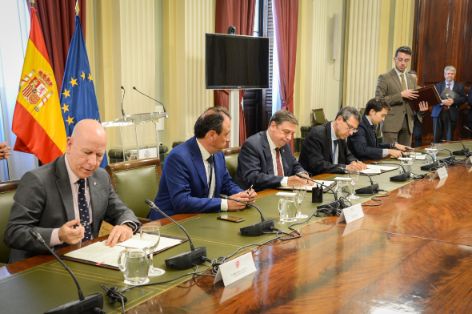 Hoy, en la firma del convenio entre el ministerio y las interprofesionales Interovic, Interporc y Provacuno