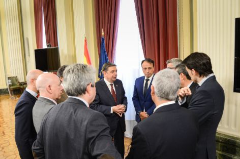 Hoy, en la firma del convenio entre el ministerio y las interprofesionales Interovic, Interporc y Provacuno