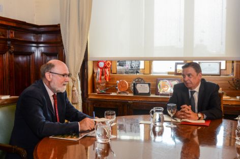 Hoy, en la sede del ministerio 