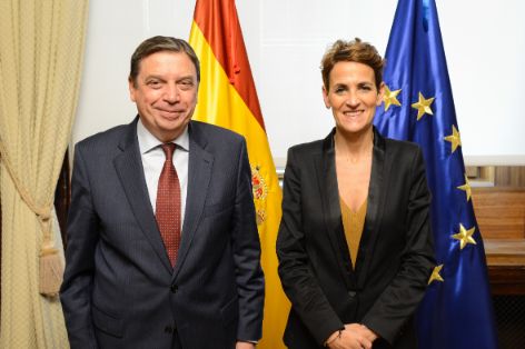 Ministro y presidenta Navarra-2