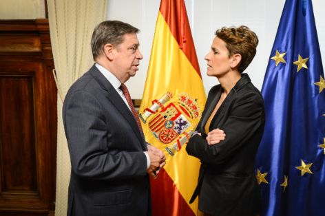 Ministro y presidenta Navarra-3