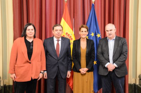 Ministro y presidenta Navarra-4