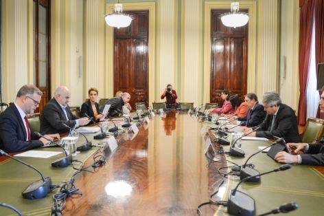 Ministro y presidenta Navarra-6