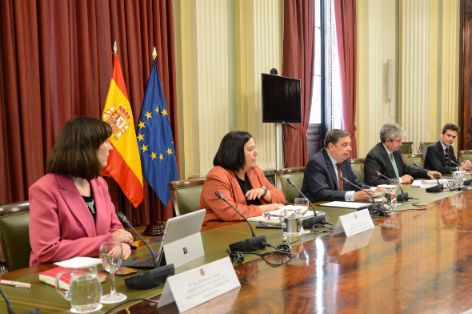 Ministro y presidenta Navarra-8