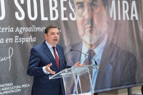 En la entrega del I Premio Pedro Solbes Mira de estudios en materia agroalimentaria, pesquera y acuícola