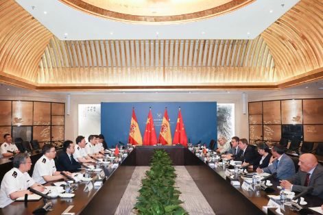 Reunión con el ministro de la Administración General de Aduanas  