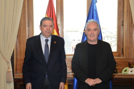 19.03.2025 Ministro y Ferrán Adriá  (1)