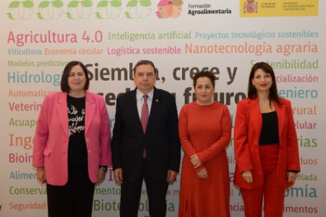 Hoy, en la sede del ministerio 