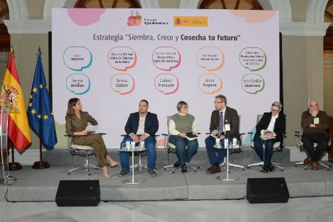 Hoy, en la sede del ministerio 