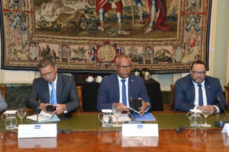 Reunión entre los ministros de Pesca Luis Planas y Jorge Santos