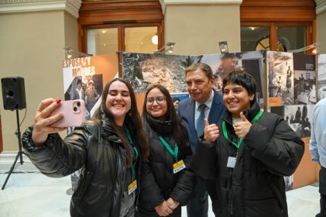 Hoy, en la inauguración de una exposición sobre los 50 años de España en Libertad